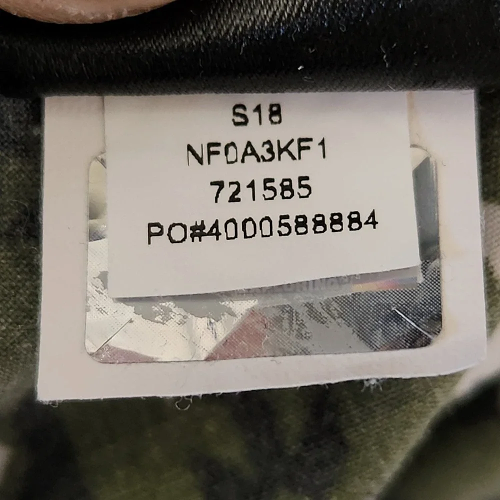 The North Face Shirt Mens Medium‎ Green Aztec Arrow Print Short Sleeve Button Up